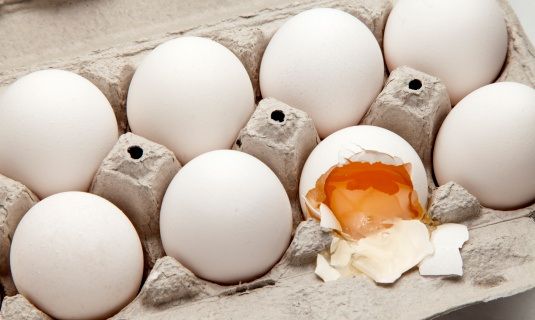 Rischio salmonella: uova fresche ritirate dal mercato, l’avviso del Ministero della Salute