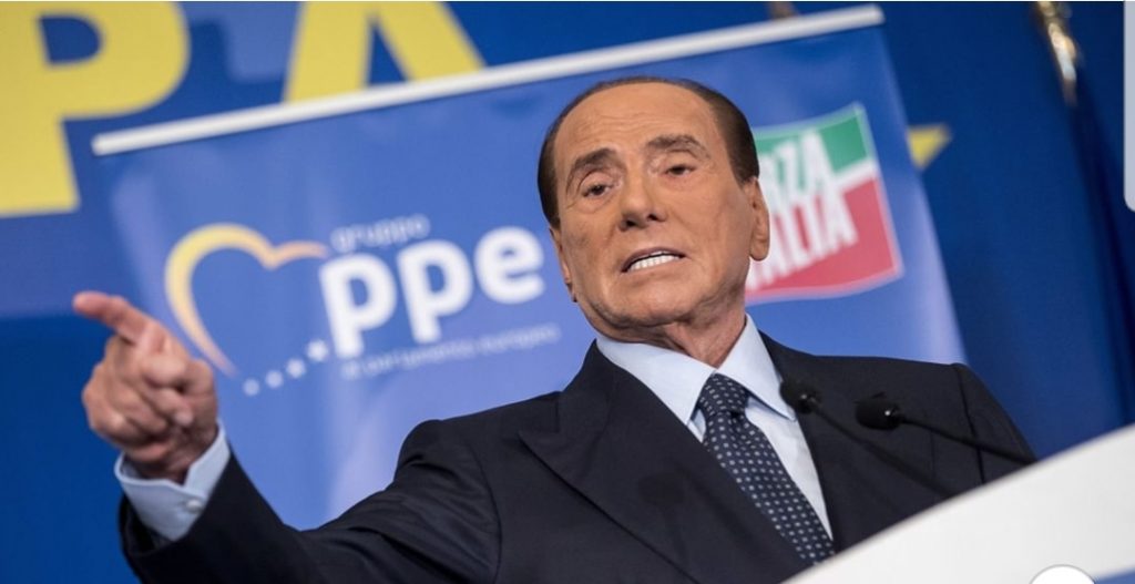 Berlusconi: “Siamo all’anticamera di una dittatura, il governo cadrà”