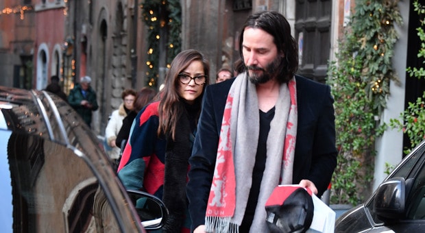 Keanu Reeves a Roma con la sorella malata: l’attore piange in strada