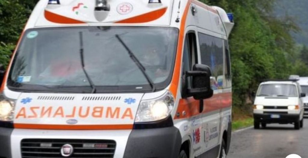 Siena, uomo 63enne ucciso a coltellate da una 18enne: “Ha tentato di stuprarmi”