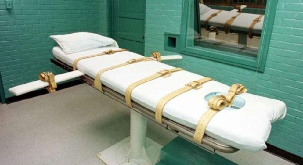 Nevada: esecuzione rinviata per due volte, condannato si suicida