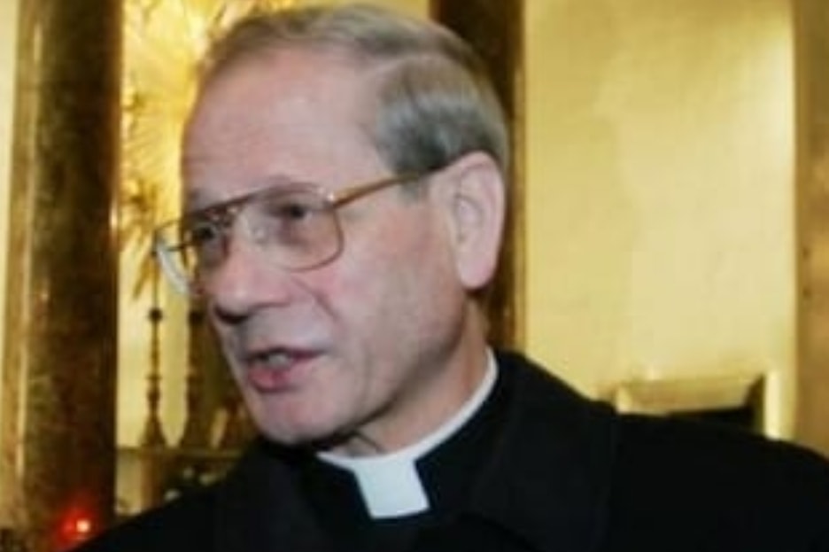Due milioni di euro di donazioni dei fedeli su un conto svizzero: chiesto processo per un prete