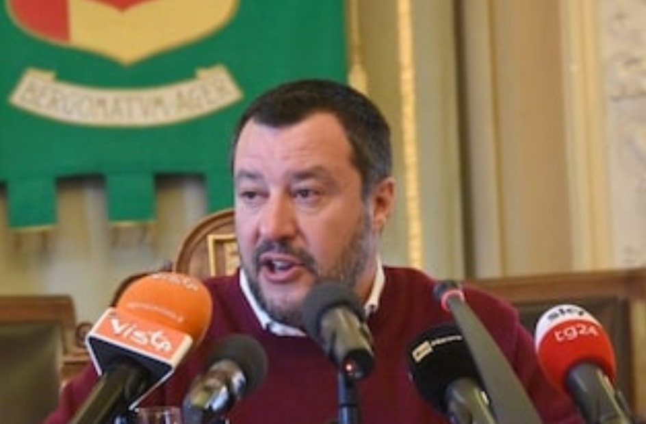 L’annuncio di Matteo Salvini: “Chi lavora con pubblico e minori deve presentare la fedina penale”