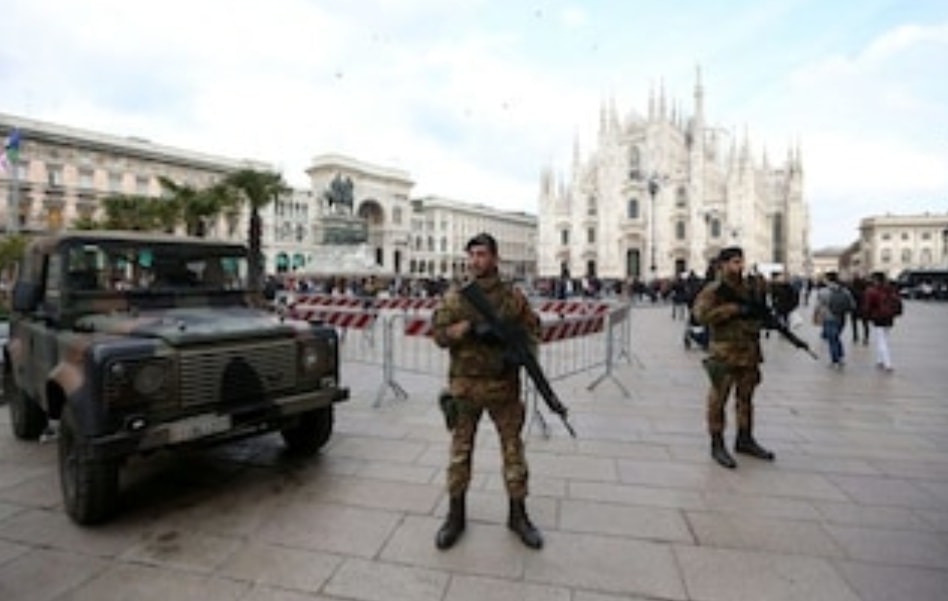 Allarme bomba al Duomo di Milano: sul posto i carabinieri