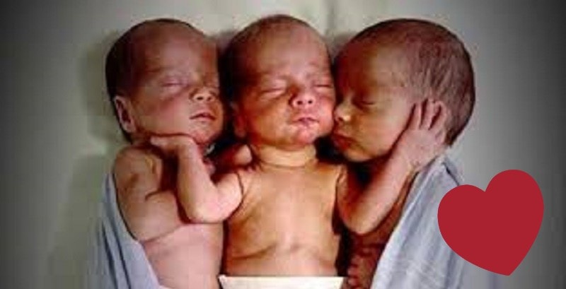 A 23 anni partorisce 3 gemelli e solo dopo scopre il miracolo: “Un caso su 200 milioni”