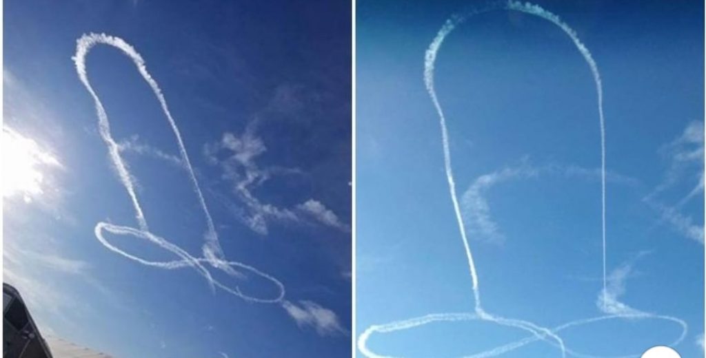 Piloti disegnano un pene con la scia dell’aereo: l’indagine della marina rivela come è stato possibile