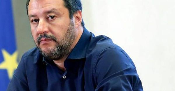 La giunta ha deciso: «Salvini deve essere processato», la sua reazione