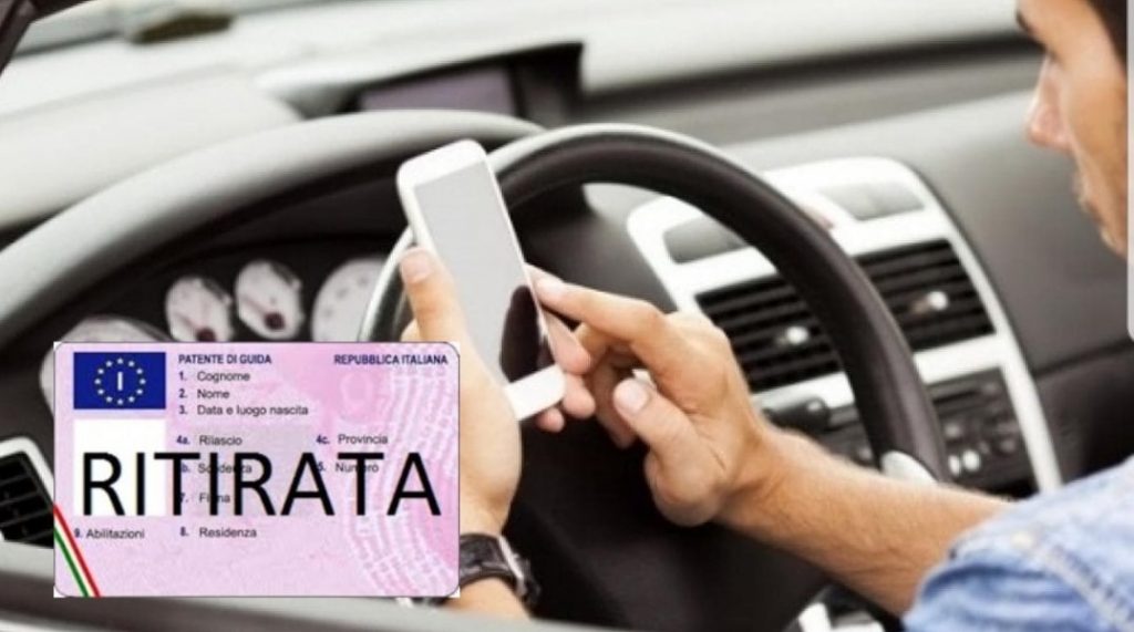 Guida con il cellulare: ritiro della patente già alla prima infrazione