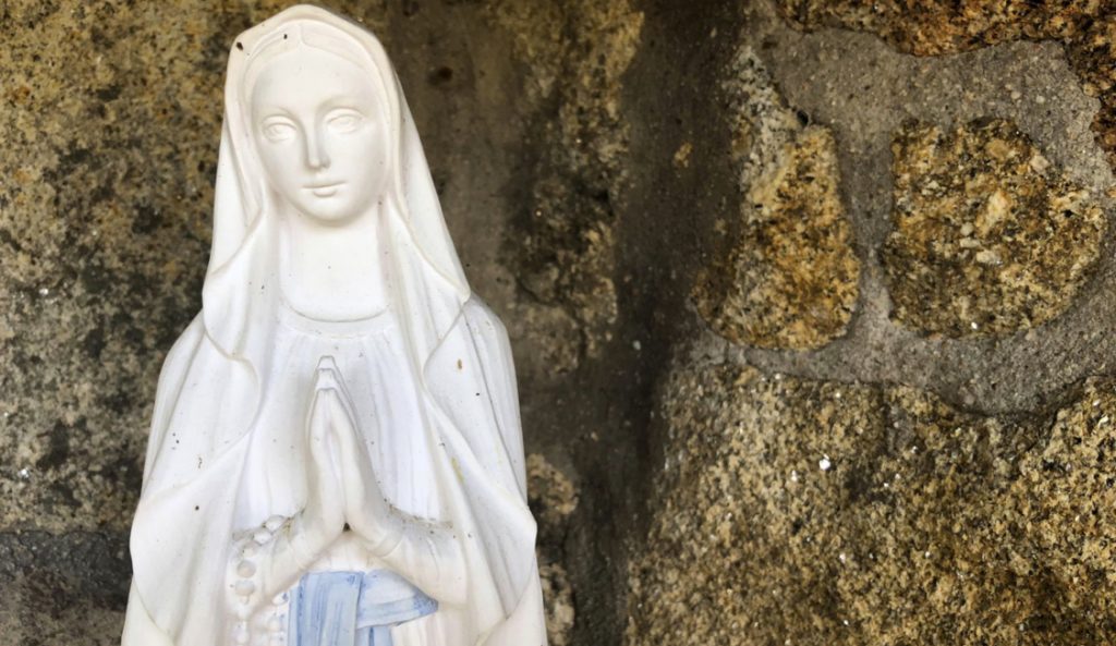 Vergine di Lourdes, accompagnaci in questo giorno!