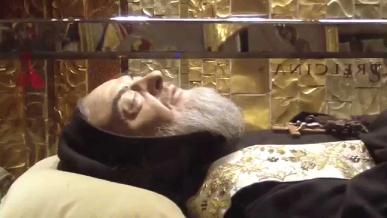 Padre Pio, tomba riaperta dopo oltre 50 anni dalla sua  morte