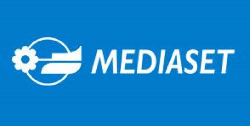 Mediaset, la giornalista non si trattiene: “Evacua” in diretta Tv. Gelo in studio