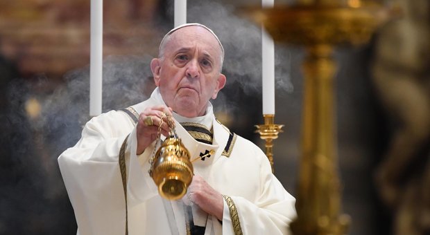 Coronavirus, Papa Francesco rinuncia al rito del “Resurrexit”. Non era mai accaduto nella storia