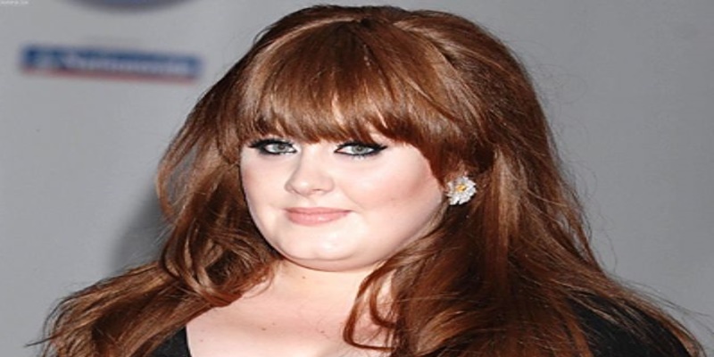 Adele dimagrita di  45 Kg: Mentre il web si preoccupa, lei svela la dieta che ha fatto.