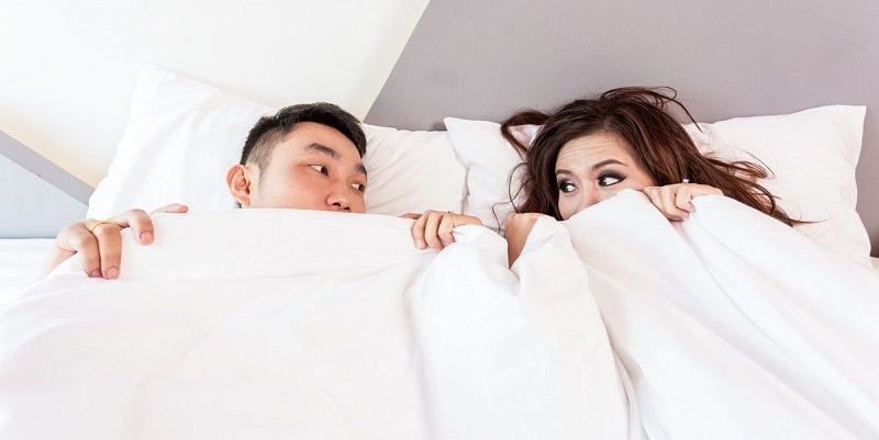Possiamo dormire a casa del congiunto o del fidanzato/a? La risposta
