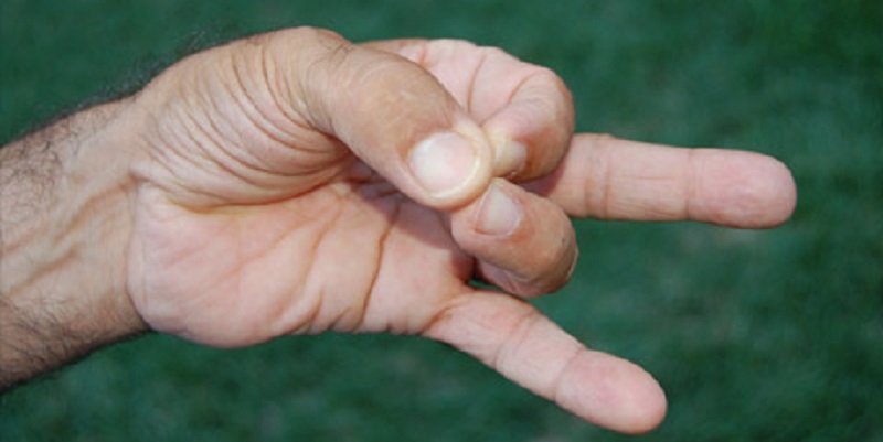 Avete mai provato a mettere le dita così? Ecco cosa accade al vostro corpo