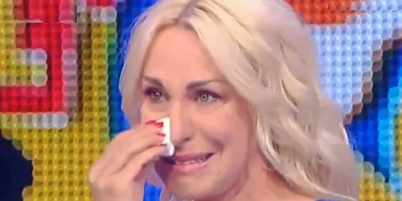 Antonella Clerici, la brutta notizia arriva in diretta Tv: impossibile non piangere