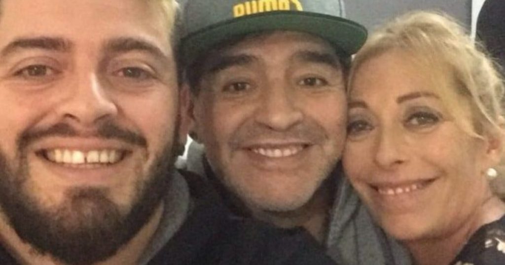Maradona, l’ex telefona in diretta a Pomeriggio 5: “Dovete vergognarvi”