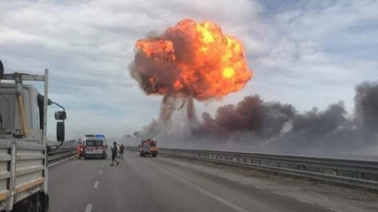 Italia, esplode autocisterna carica di GPL in autostrada: soccorsi in atto