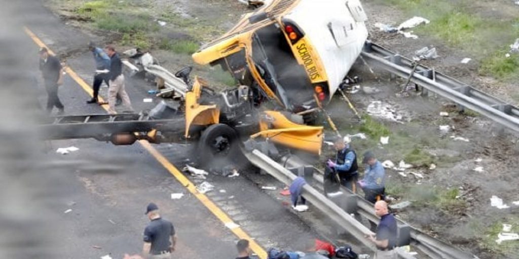 Terribile tragedia sullo scuolabus: morti 5 bambini delle elementari e diversi feriti