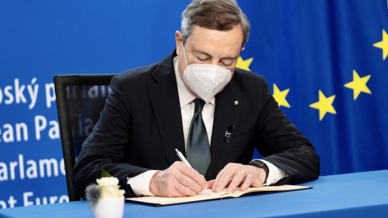 Mario Draghi si dimette: la conferma di Palazzo chigi