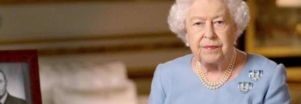 Regina Elisabetta, viso pallido e spentissimo: lo ha fatto per il suo amore Filippo  Straziante