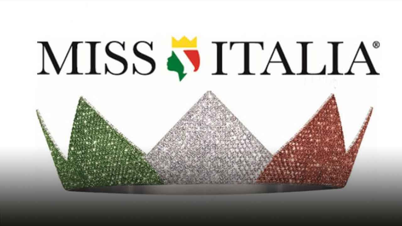 Tre figli in quattro anni: ex Miss Italia mamma per la terza volta