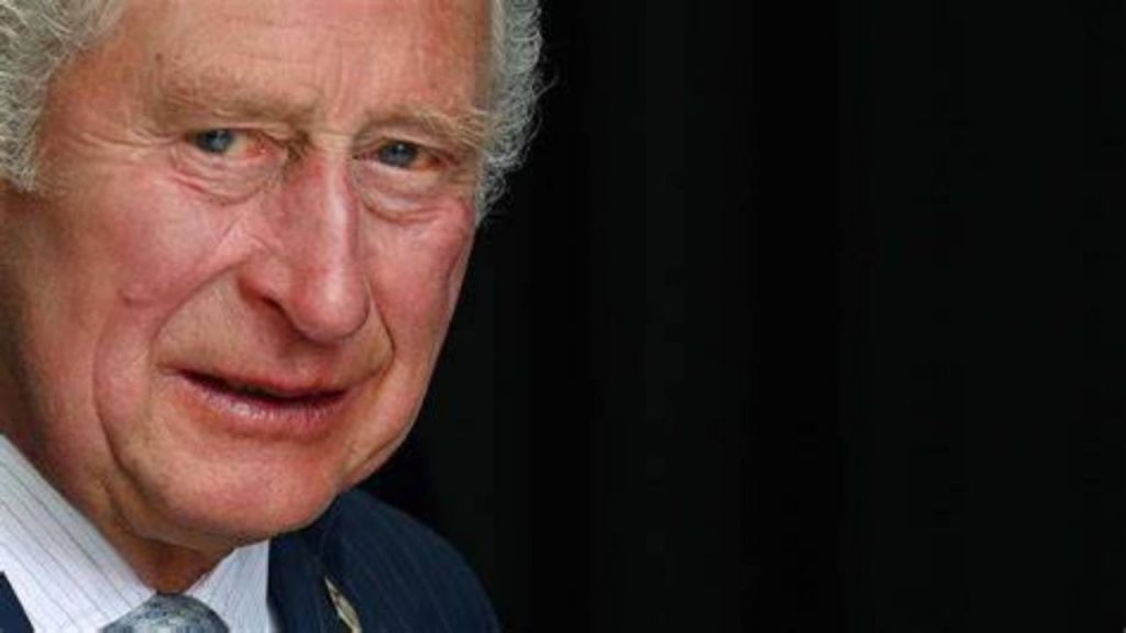 Re Carlo III, l’addio di Camilla commuove il Regno Unito: “È nei nostri pensieri” | Il triste omaggio
