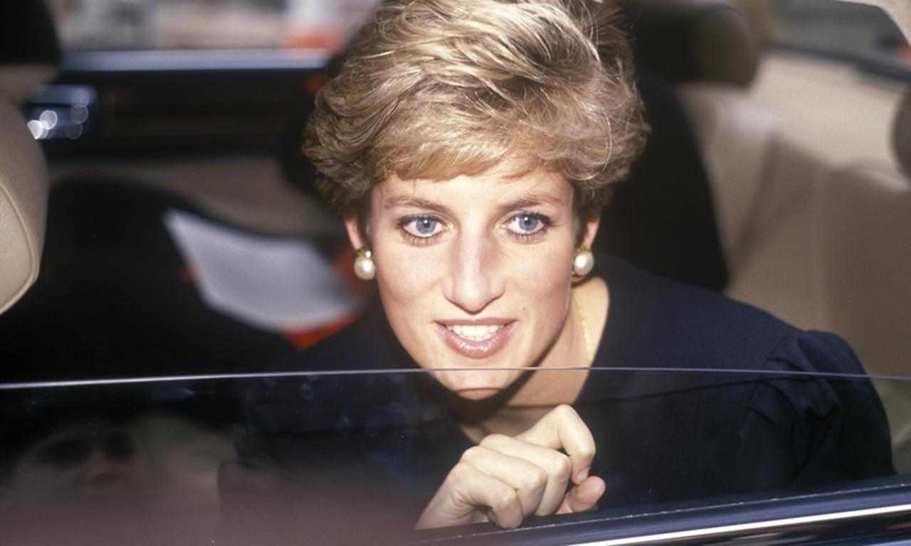 Parla l’ultima persona che ha visto Lady Diana respirare, ‘la disperazione di non averla salvata’